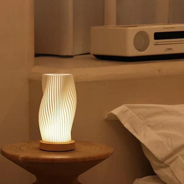BowLift USB-Powered Table Lamp with an Elegant Wave Design | WaveGlow