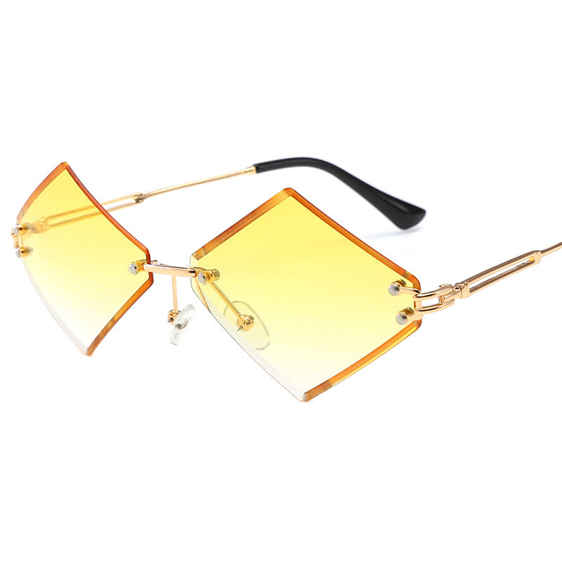 Ladies fashionable geometric sunglasses with mirrored lenses Bowlift