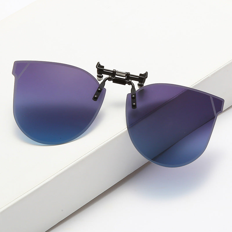 Women's fashionable sunglasses in a futuristic design with mirrored lenses Bowlift