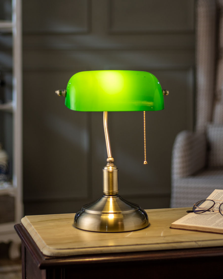 BowLift Classic Banker Desk Lamp – Timeless Elegance for Your Workspace