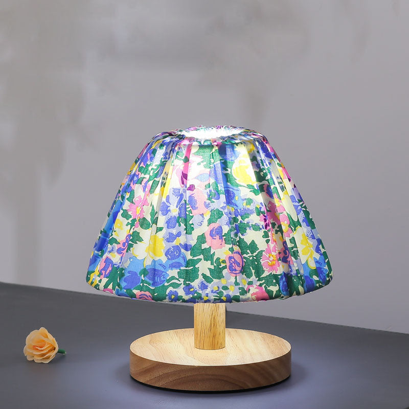 BowLift Modern Minimalist Iron Flower-Shape Table Lamp – One-Light Creative Design
