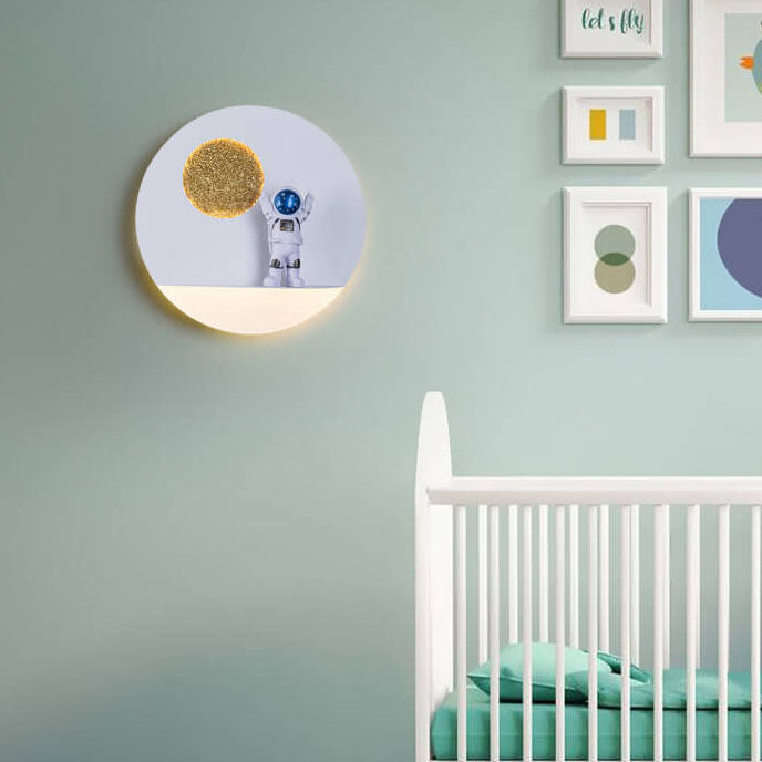 BowLift Modern Iron-Resin Round Astronaut LED Wall Light – Unique Bedroom Accent Lamp
