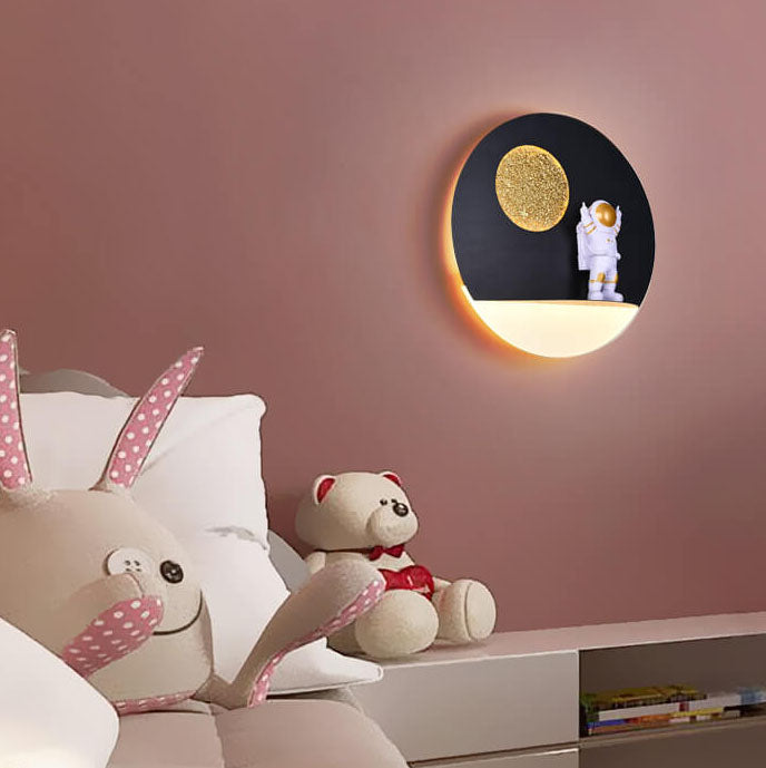BowLift Modern Iron-Resin Round Astronaut LED Wall Light – Unique Bedroom Accent Lamp