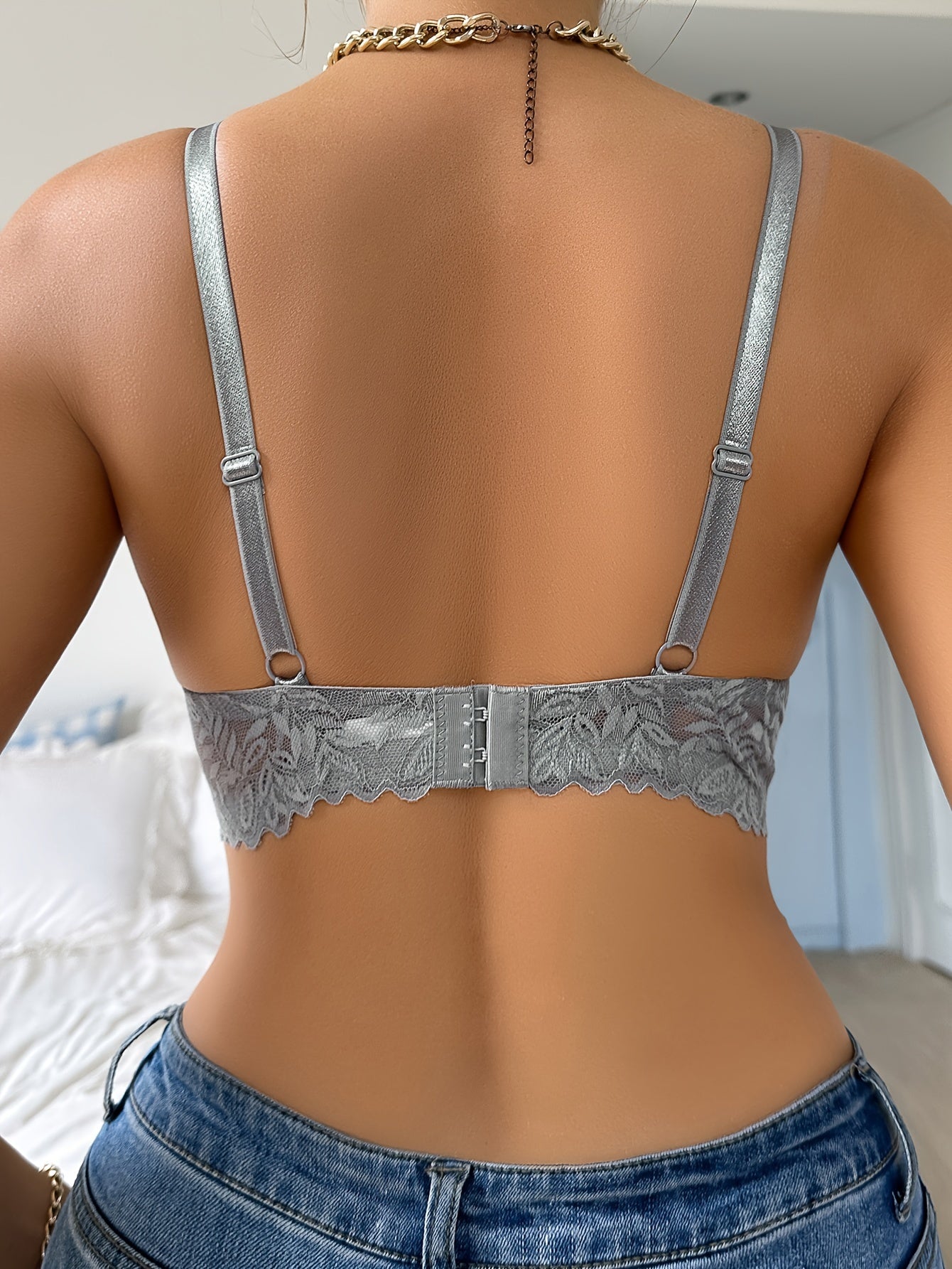 Lace Bra, Underwire Bra & Padded Bra – Floral Lace Everyday Design with Non-Removable Padding, Adjustable Straps, Scalloped Trim & Polyamide Knit