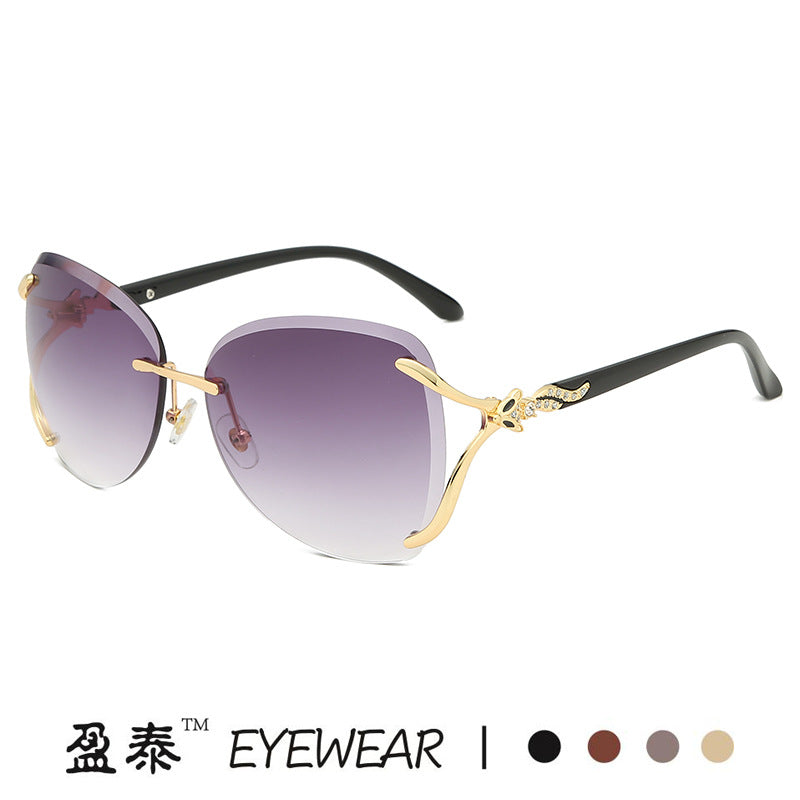 Women's elegant sunglasses with extravagant metal frame and mirrored lenses Bowlift