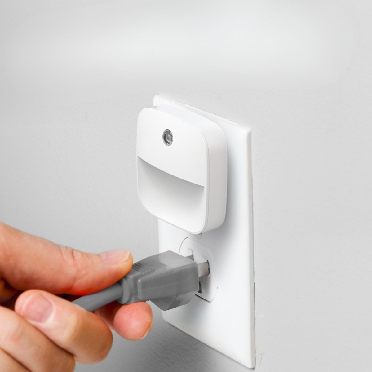 LZINA™ | Energy-saving socket night lights with auto sensor (6-pack)