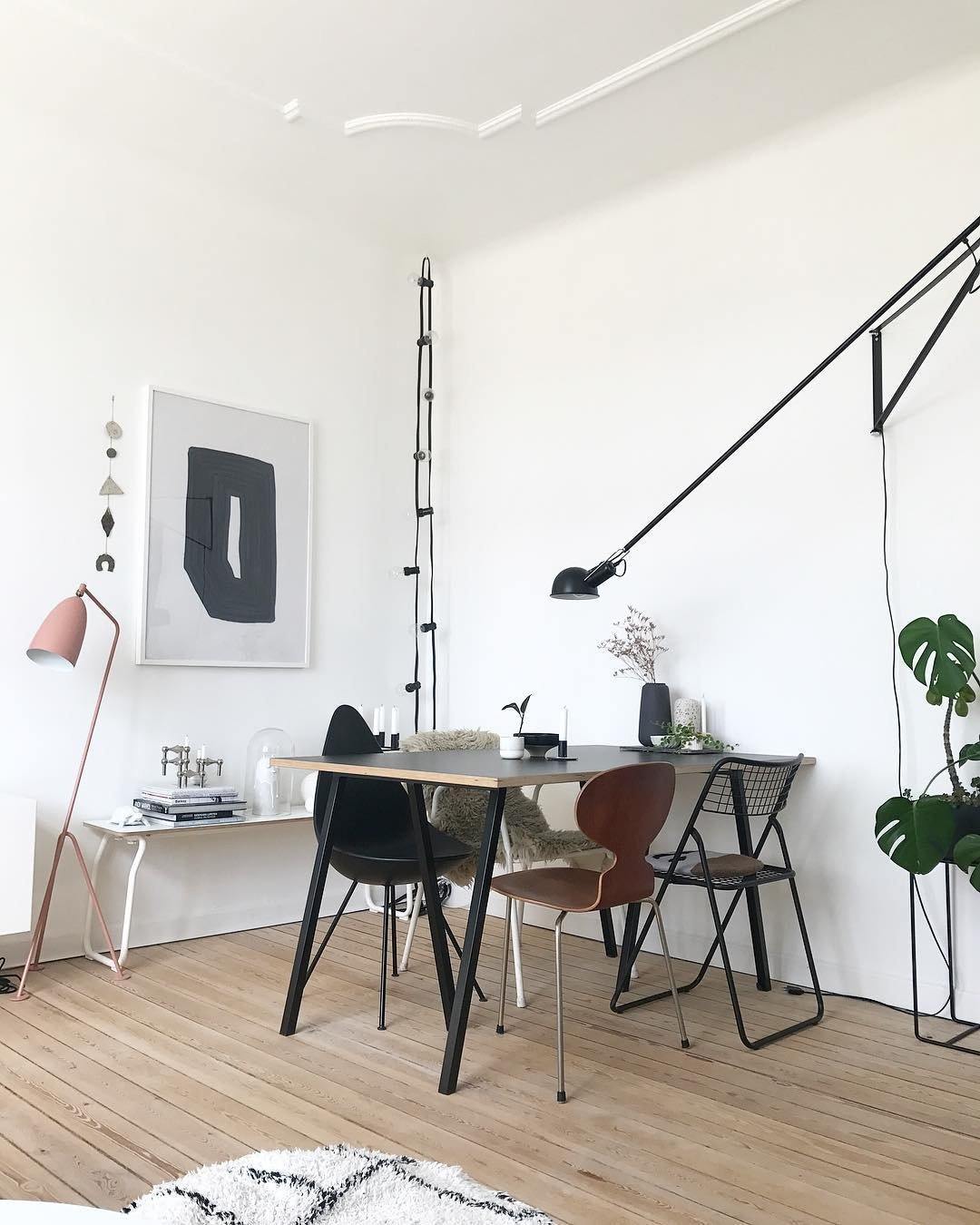 BowLift Model 265 Wall Lamp – Sleek, Modern Accent Lighting