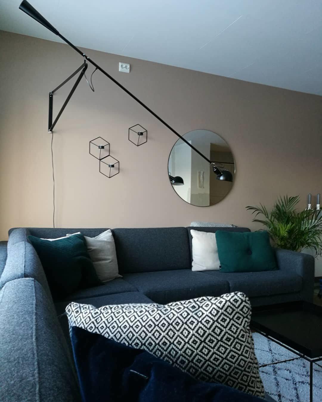 BowLift Model 265 Wall Lamp – Sleek, Modern Accent Lighting