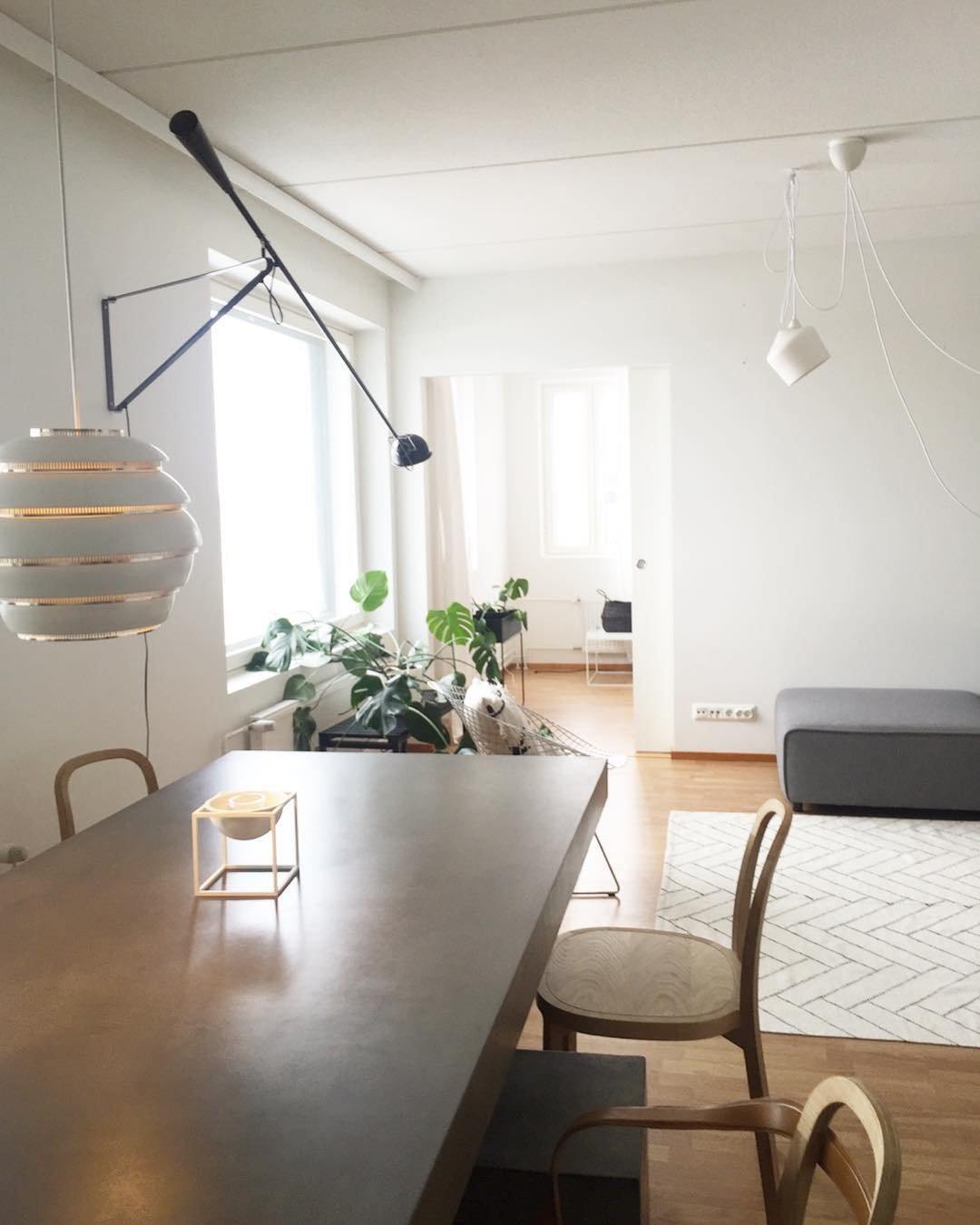 BowLift Model 265 Wall Lamp – Sleek, Modern Accent Lighting