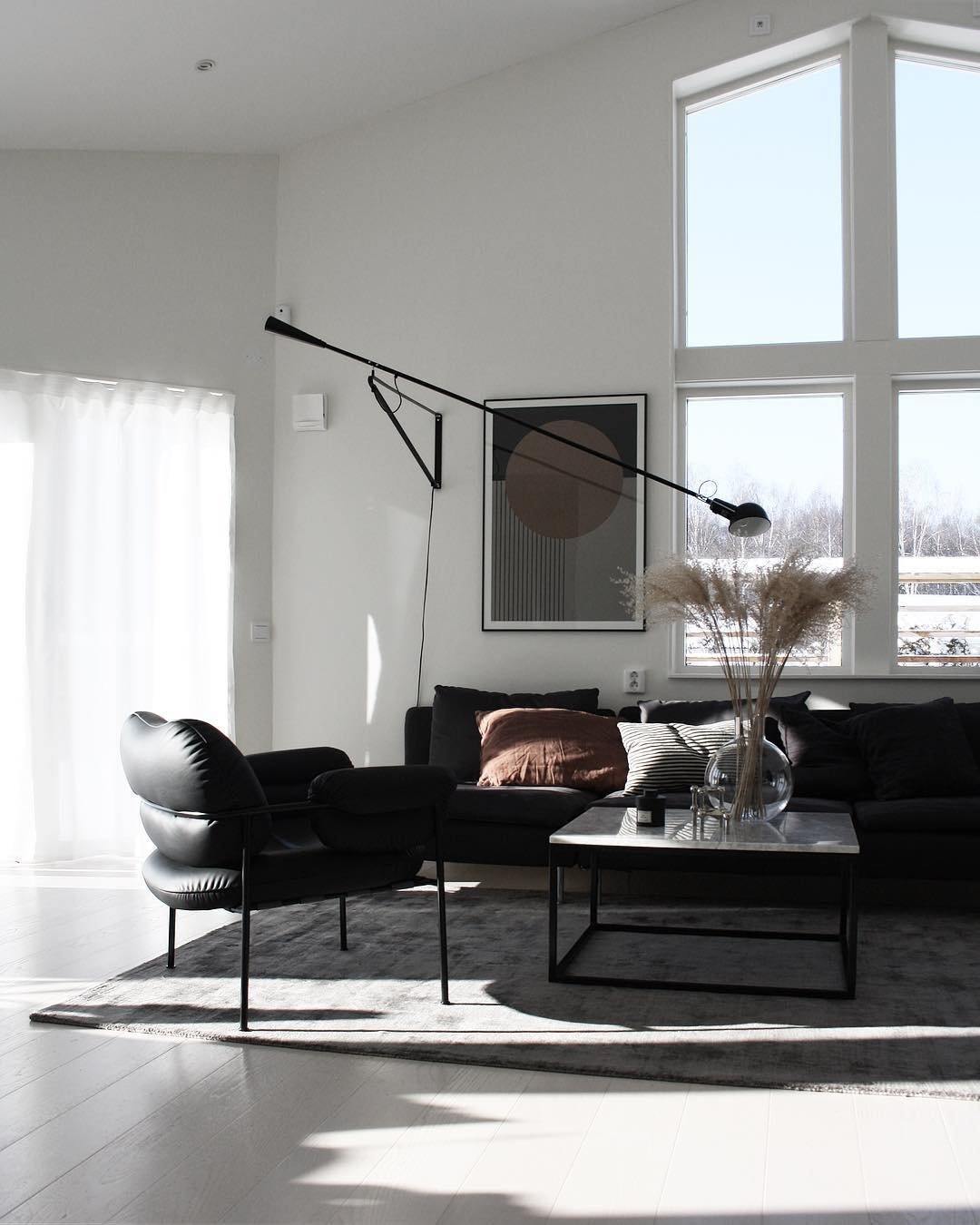 BowLift Model 265 Wall Lamp – Sleek, Modern Accent Lighting