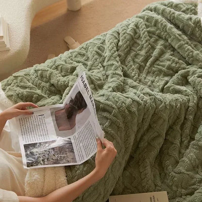 BowLift | Thick Winter Lambswool Blanket - WarmWool