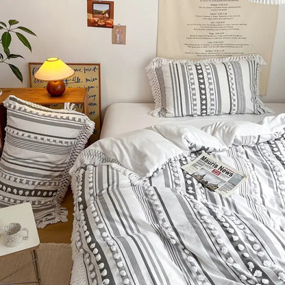 BowLift | Soft Stripe and Tassel Duvet Set | 3pcs