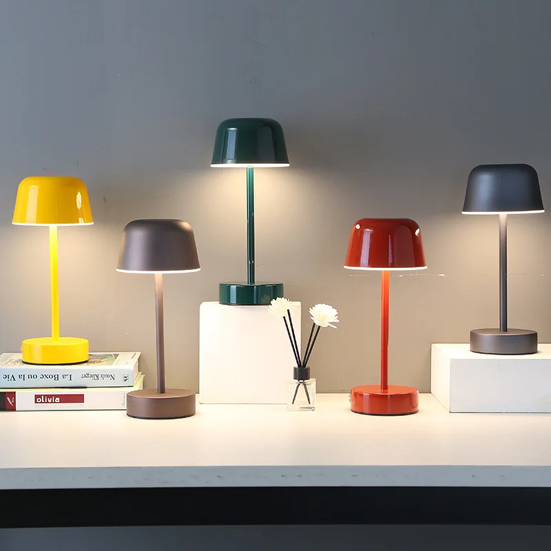 BowLift PRISMA PULSE FLARE: Dynamic LED Table Lamp for Modern Spaces