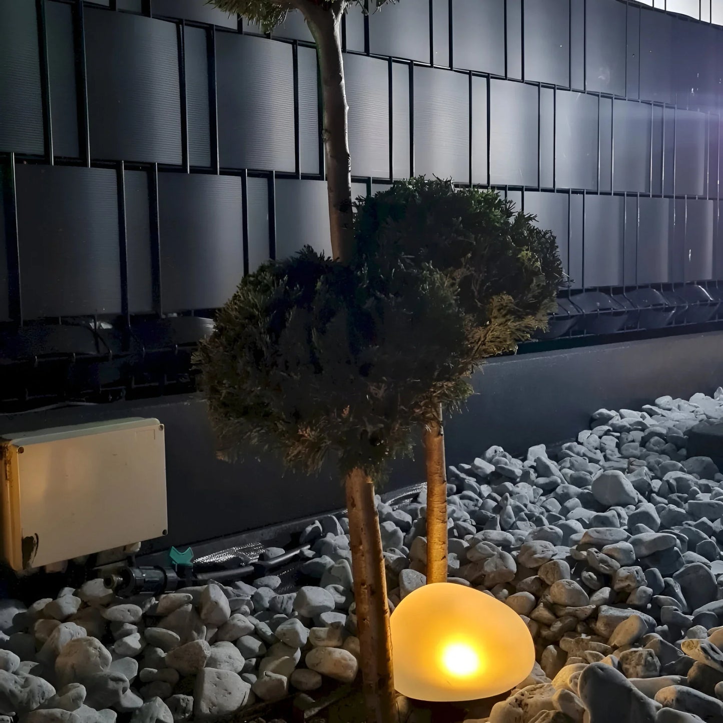 GlowGems – Sun-Charged Decorative Garden Lights
