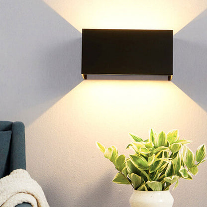 LZINA™ | Modern waterproof rectangular LED wall light for outdoor use with up and down lighting