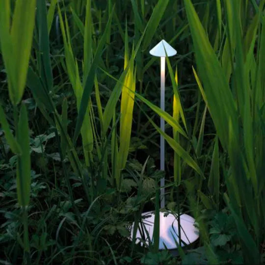 BowLift Spikelight™: Waterproof, Dimmable Wired Lighting for Indoor and Outdoor Use