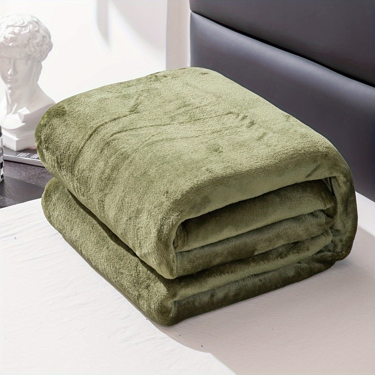 BowLift | Soft and warm gray flannel blanket for all seasons