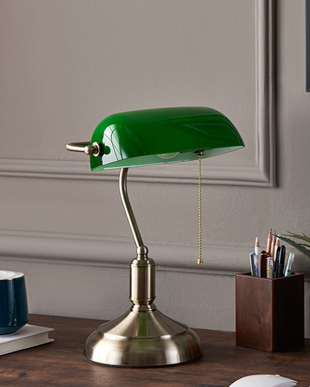 BowLift Classic Banker Desk Lamp – Timeless Elegance for Your Workspace