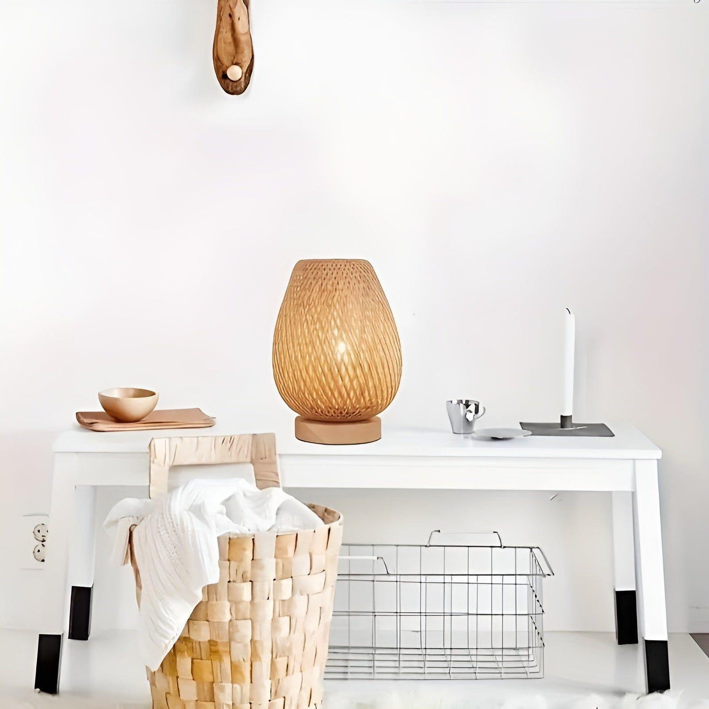 BowLift Aura Lamp: Bamboo USB-Powered Table Lamp for the Bedroom