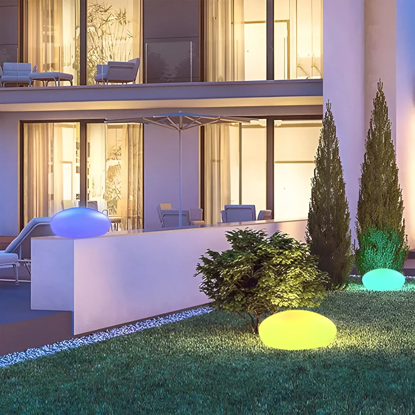 GlowStone – Cobblestone Garden Light