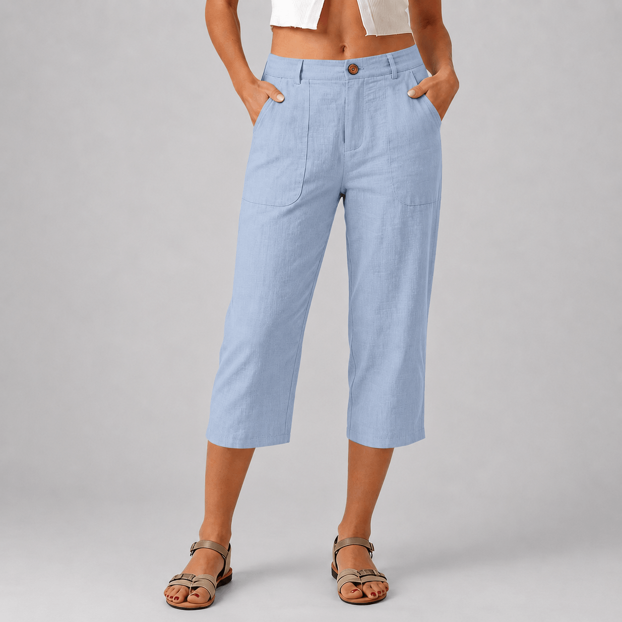 Women’s Cropped Capri Trousers with Pockets, Pleated Front and Straight Leg Fit