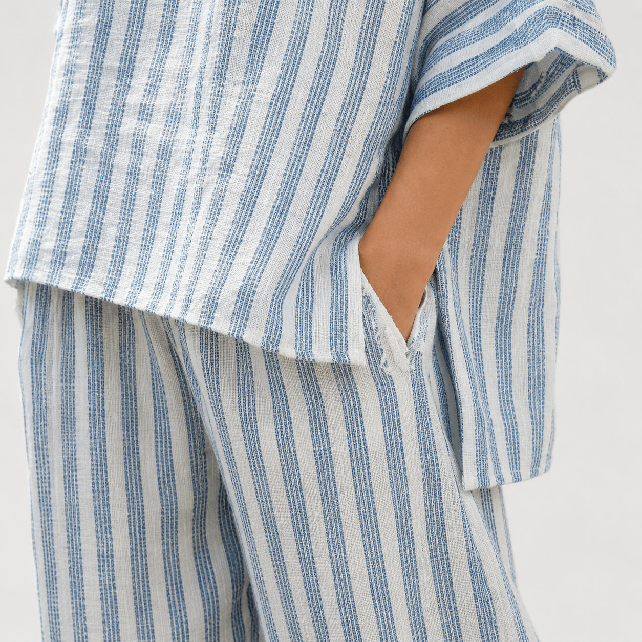 Women’s Striped Linen Two Piece Set Top & Wide Leg Cropped Trousers