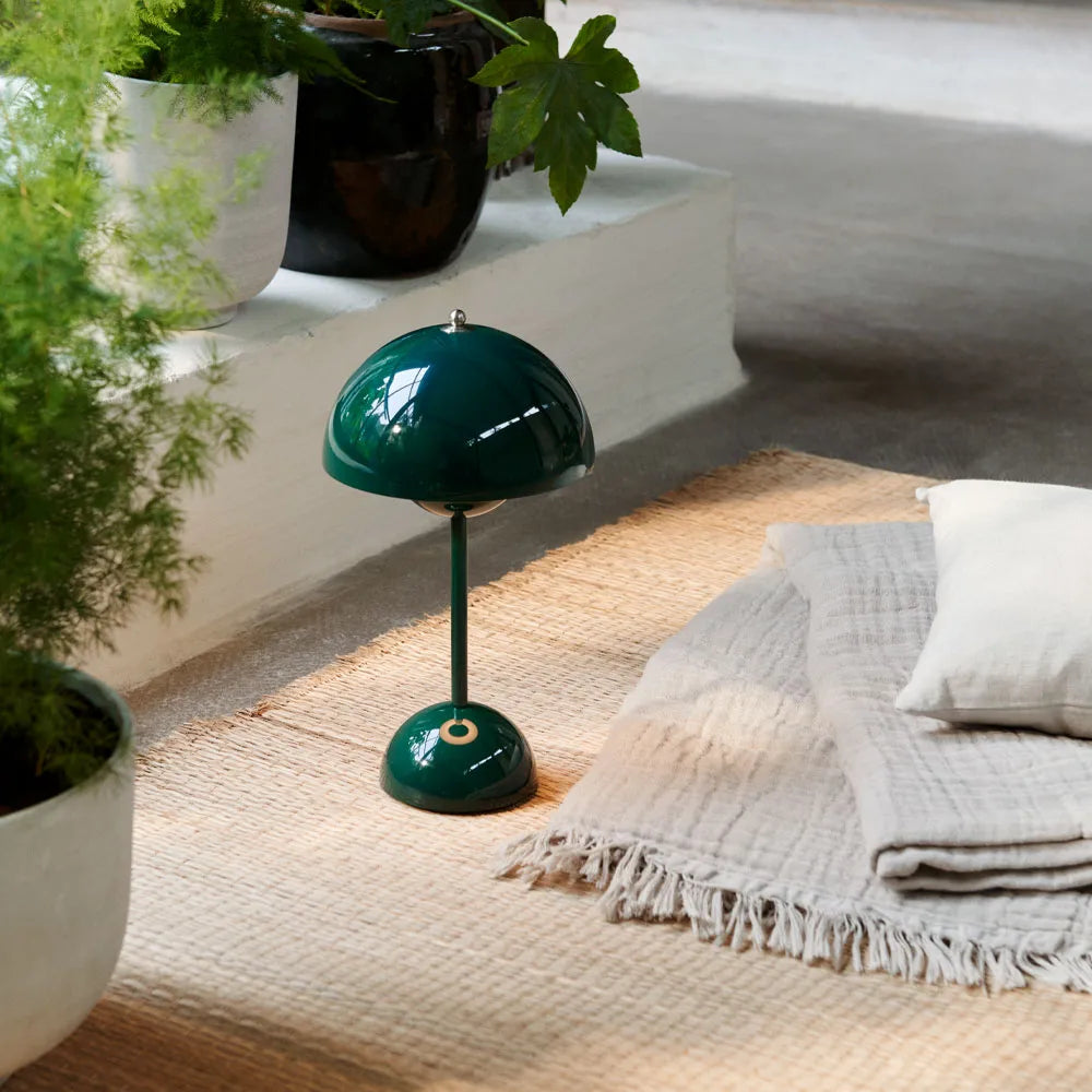 BowLift Aurora Glow Table Lamp - Sleek LED Lighting for Modern Spaces