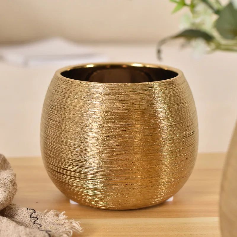 LZINA™ | Gold-coated flower pot