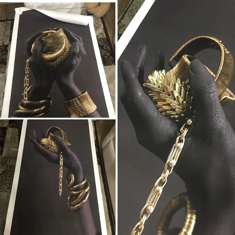 LZINA™ | Golden Lady canvas art