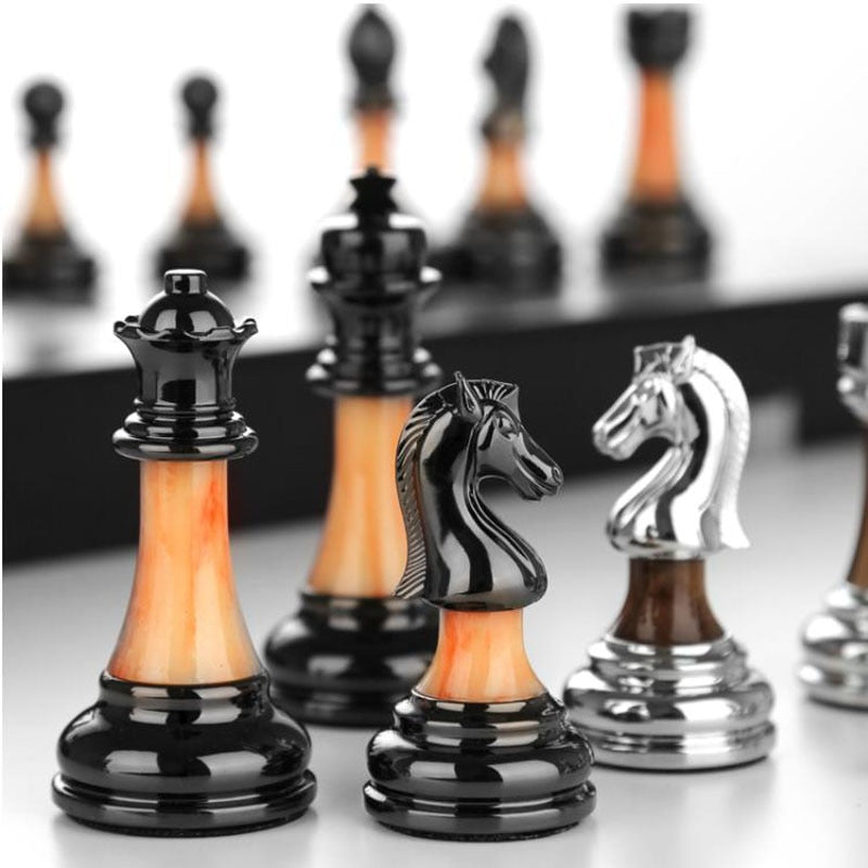 LZINA™ | Luxurious chess set made of metal with a large 45 cm wooden board