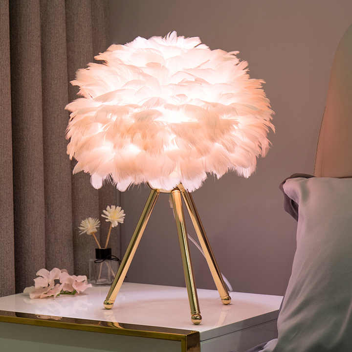 BowLift Table Lamp by FeatherLux – Dimmable Lighting with an Elegant Feather Design