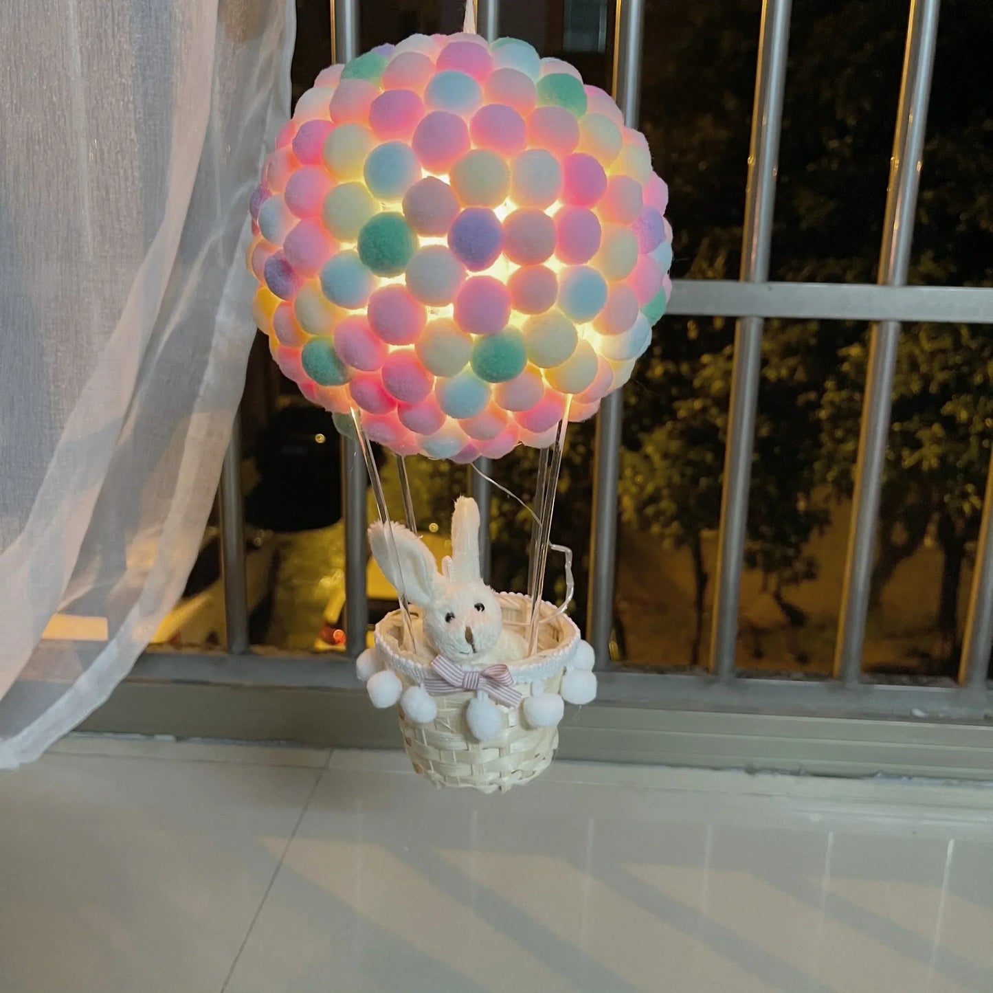 BowLift DIY Hot Air Balloon-Shaped Flying Animals Night Light