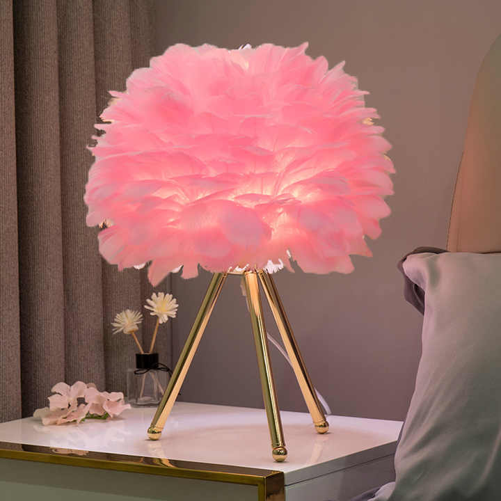 BowLift Table Lamp by FeatherLux – Dimmable Lighting with an Elegant Feather Design