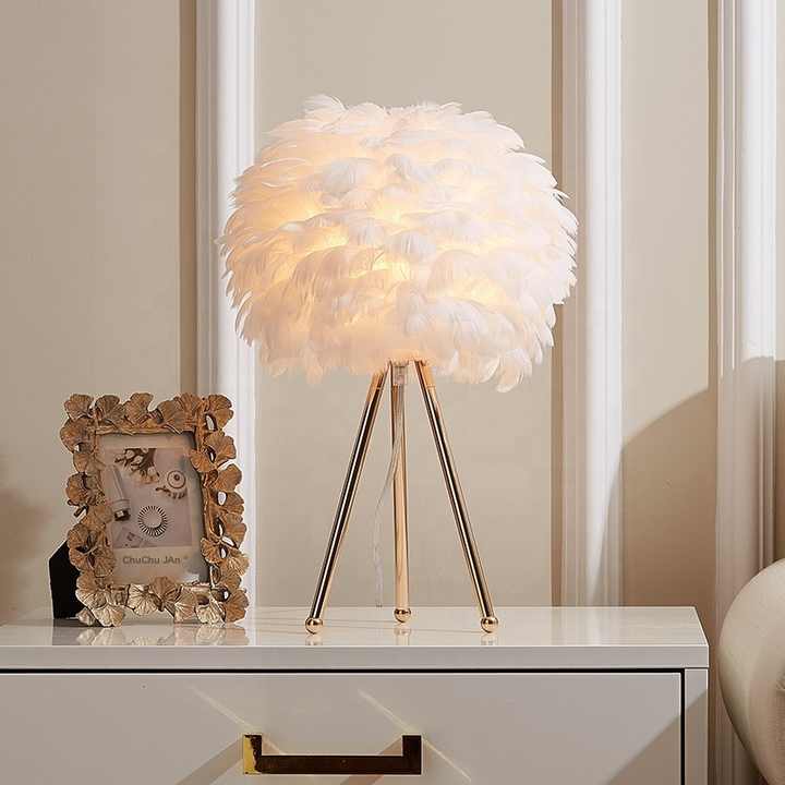BowLift Table Lamp by FeatherLux – Dimmable Lighting with an Elegant Feather Design