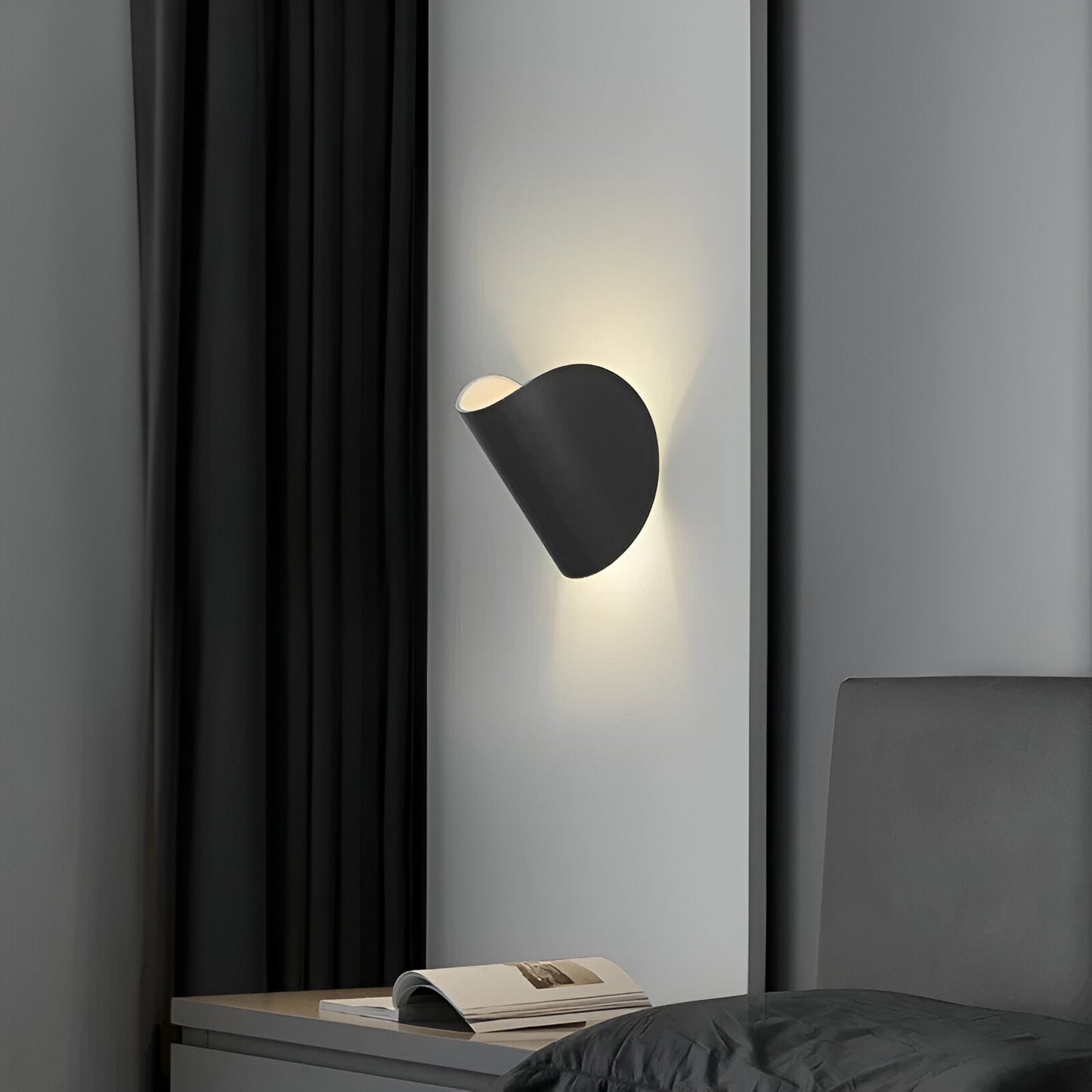 BowLift Twist Wall Lamp — Rotatable Metal Wall Light with Elegant Curved Sconce