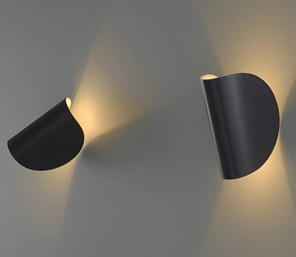 BowLift Twist Wall Lamp — Rotatable Metal Wall Light with Elegant Curved Sconce