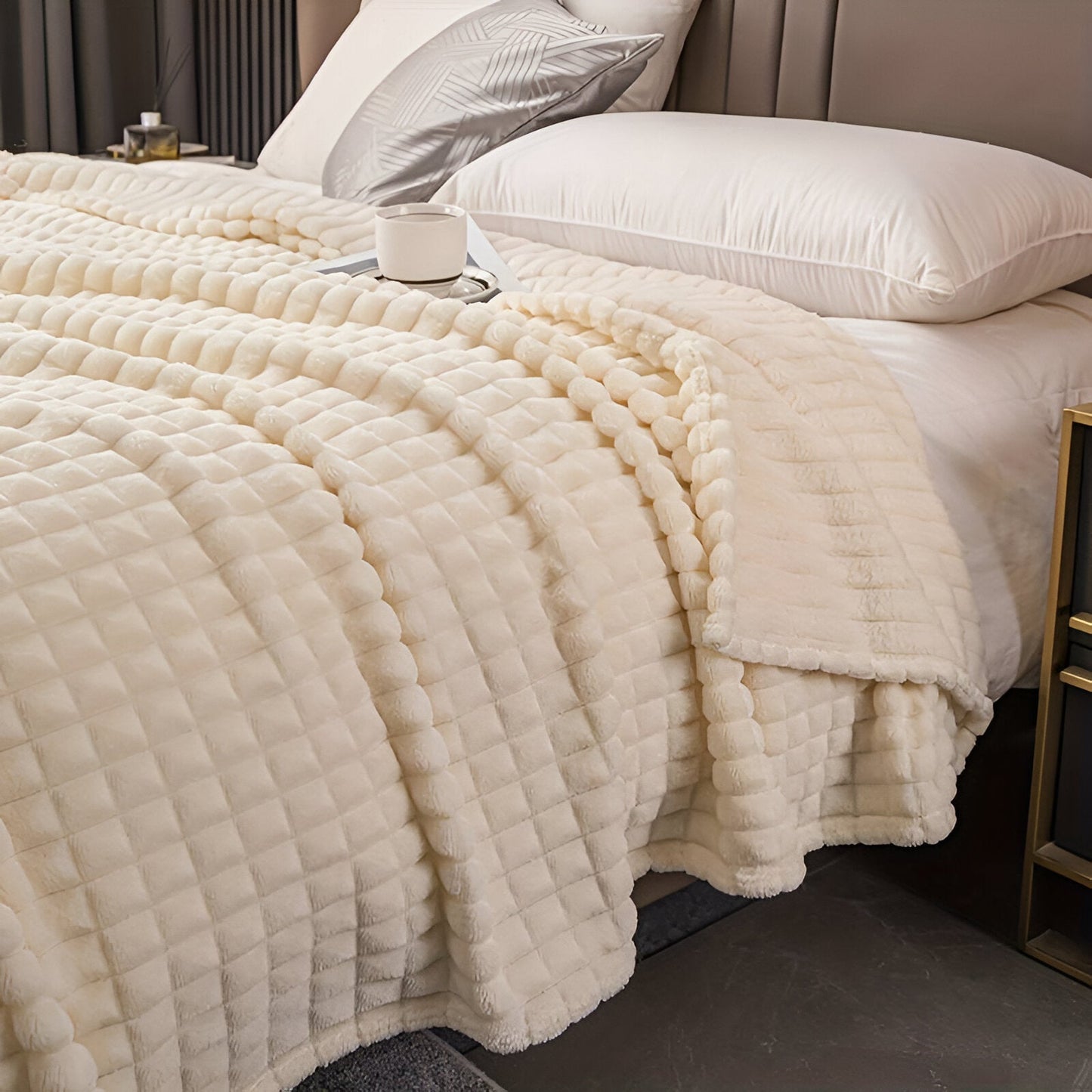 BowLift | EliteWave Plaid - Ultrafluffy structured coral fleece blanket