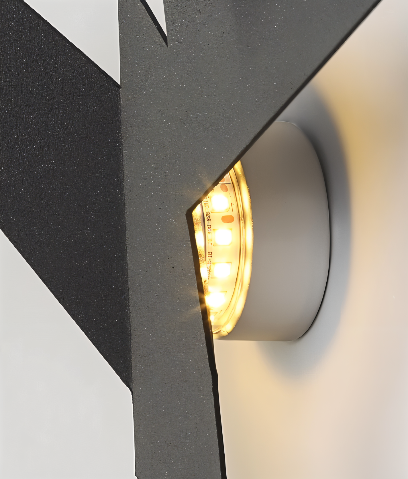 BowLift OriTori Wall Light — Geometric Origami Bird Design with Japanese-Style Aesthetic