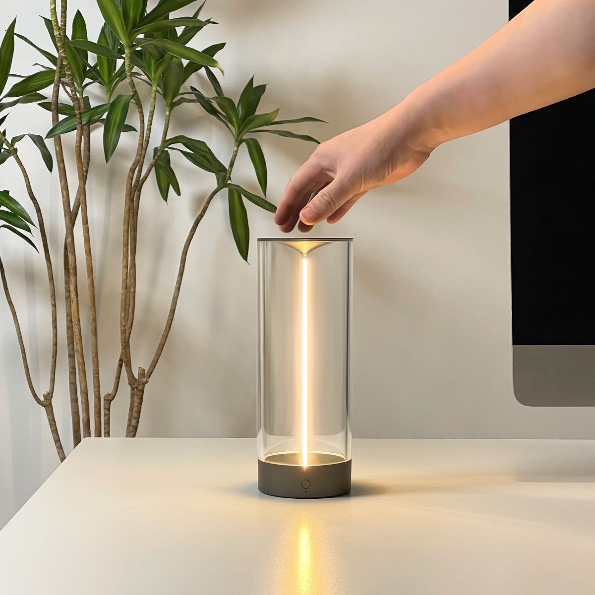 BowLift GlowBright: Portable Wireless LED Lamp for Bright, On-the-Go Lighting