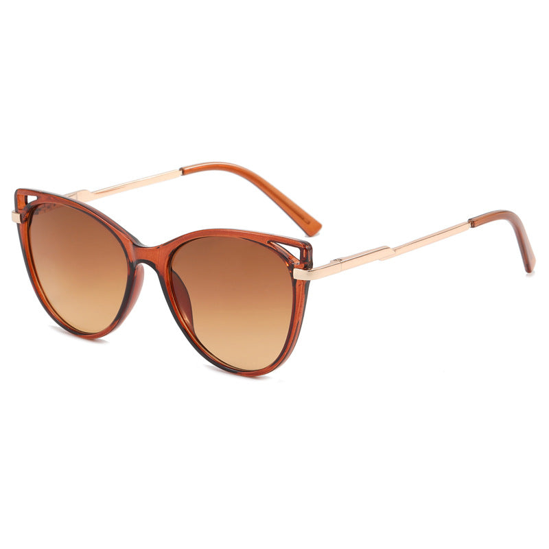 Ladies trendy cat-eye sunglasses with mirrored lenses Bowlift