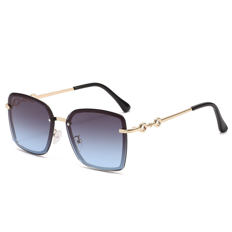 Women's square sunglasses with mirrored lenses and elegant detail Bowlift