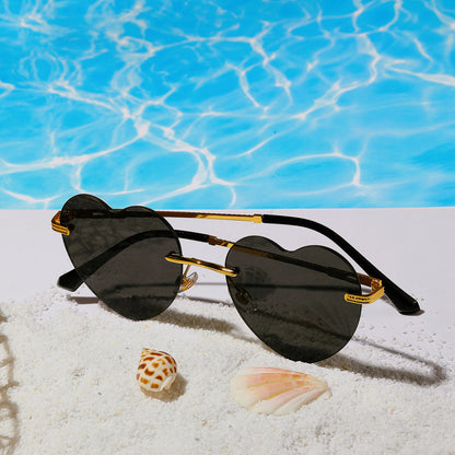 Ladies trendy heart sunglasses with mirrored lenses Bowlift