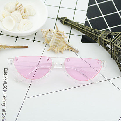 Women Cat-Eye Glasses with distinctive frame and mirrored lenses Bowlift