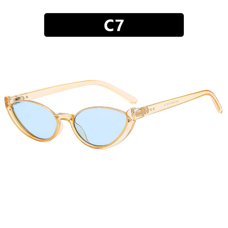 Women's Cat-Eye Sunglasses with Mirrored Lenses and Elegant Frame Bowlift