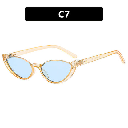 Women's Cat-Eye Sunglasses with Mirrored Lenses and Elegant Frame Bowlift