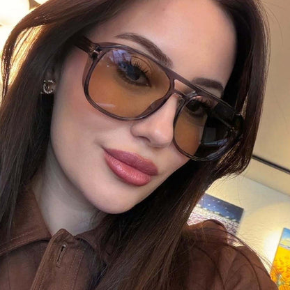 Women's square sunglasses with luxurious plastic frame and mirrored lenses Bowlift