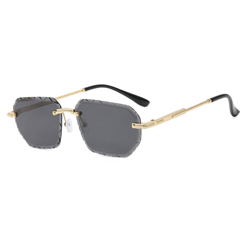 Women's geometric sunglasses with mirrored lenses and sturdy frame Bowlift