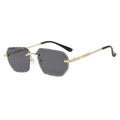 Women's geometric sunglasses with mirrored lenses and sturdy frame Bowlift
