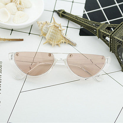 Women Cat-Eye Glasses with distinctive frame and mirrored lenses Bowlift