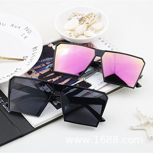 Women's Fashion Sport Sunglasses with Square Frame and Mirrored Lenses Bowlift